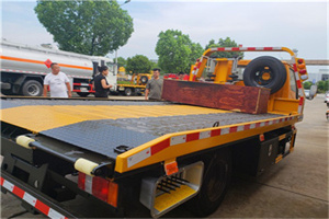 海兴附近拖车电话号码服务